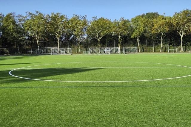 Kunstrasenplatz komplett erneuert