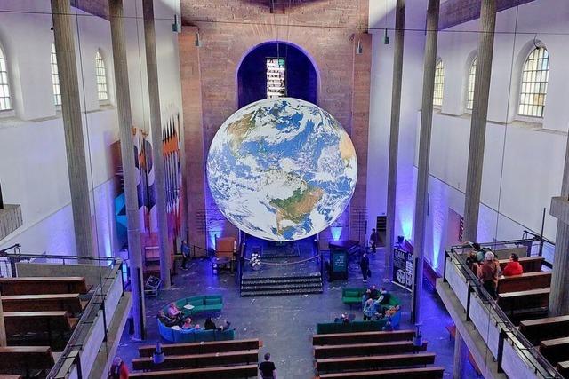 Planet Erde als Installation: Gaia-Kugel kommt in den St. Blasier Dom