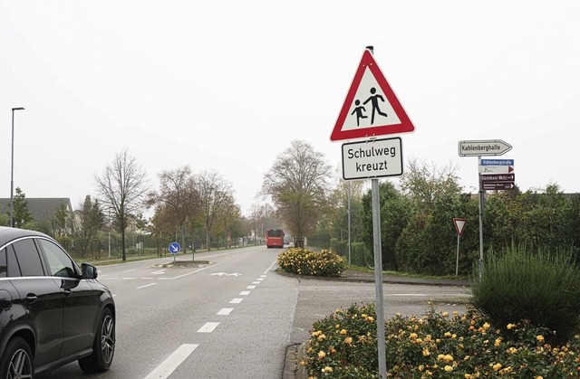 Groe Kreuzung am versetzten Ortseinga...Ampel. Die Behrden spielen nicht mit.  | Foto: Michael Haberer