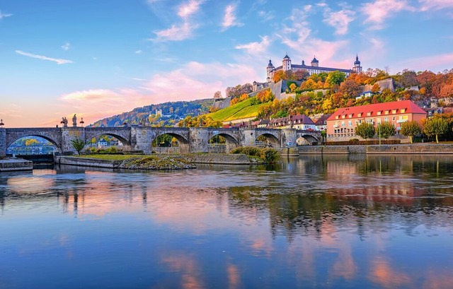 Genieen Sie den Blick auf den malerischen Main in Wrzburg  | Foto: Boris Stroujko