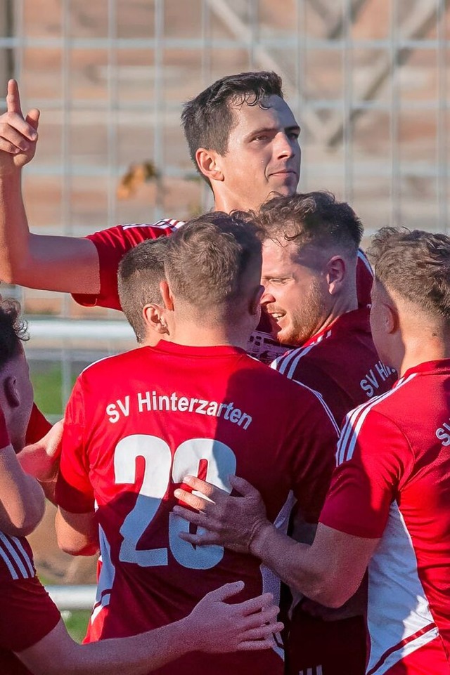 Daniel Martin bejubelt sein Tor zum 2:0 fr den SV Hinterzarten.  | Foto: Wolfgang Scheu