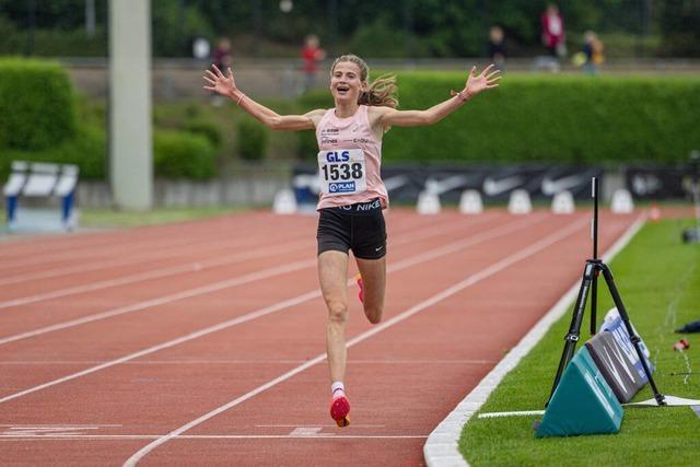 Julia Ehrle gewinnt den Crosslauf in Pforzheim und zeigt sich in toller Verfassung