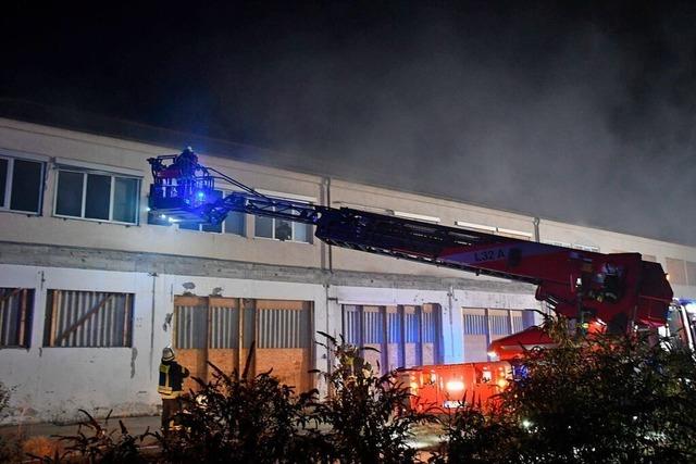 Die Feuerwehren aus Brombach, Haagen und Hauingen ben auf Lauffenmhle-Areal