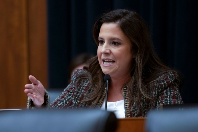 Stefanik zeichnete sich in den vergang...rb&uuml;ndete Trumps aus. (Archivbild)  | Foto: Mark Schiefelbein/AP