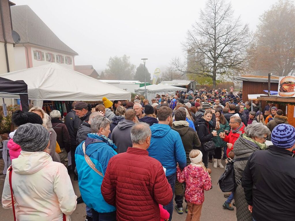 Nebel und gute Laune gab es beim Grwihler Martinimarkt