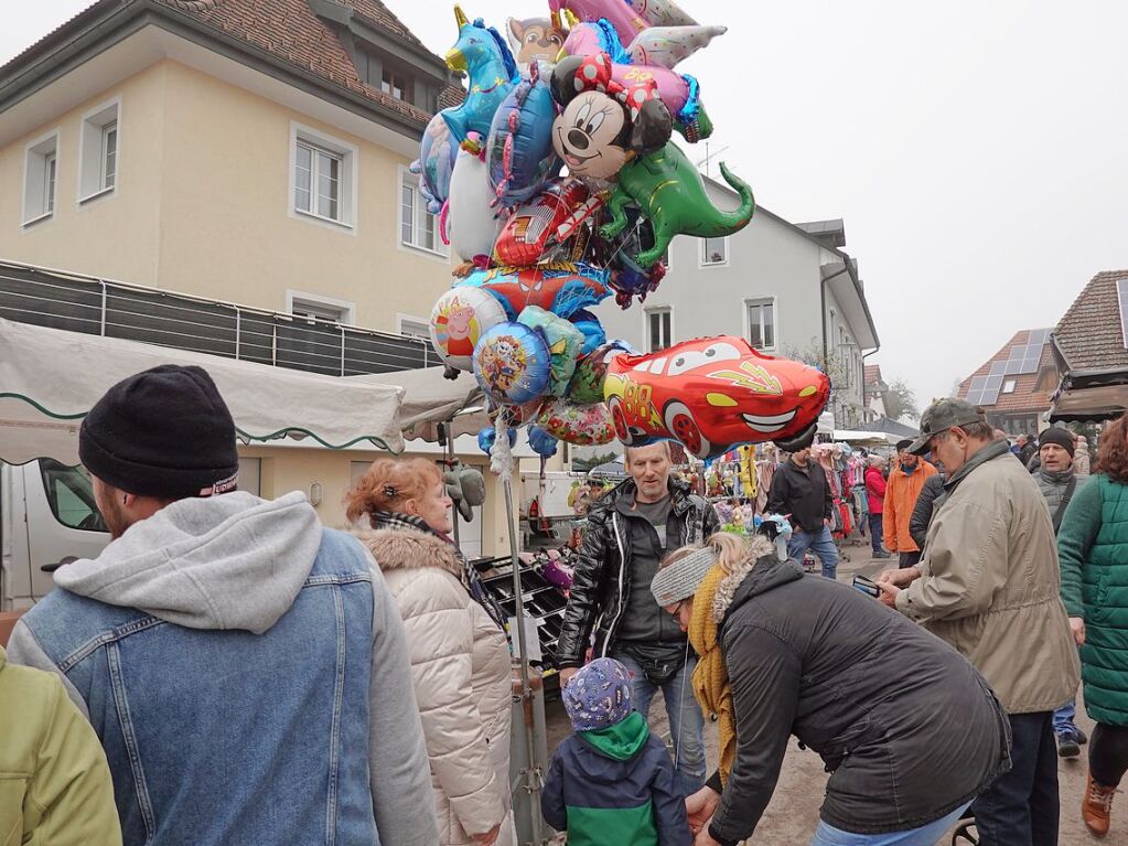 Nebel und gute Laune gab es beim Grwihler Martinimarkt