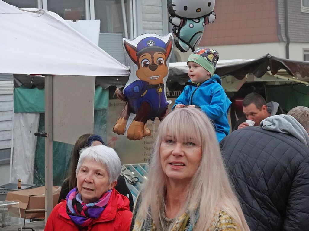 Nebel und gute Laune gab es beim Grwihler Martinimarkt