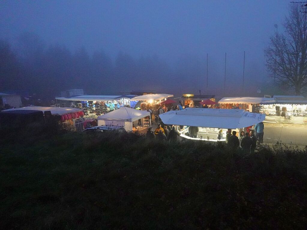 Nebel und gute Laune gab es beim Grwihler Martinimarkt