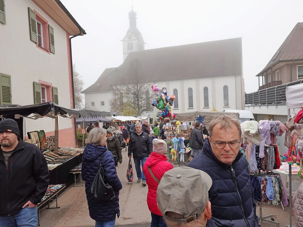 Nebel und gute Laune gab es beim Grwihler Martinimarkt