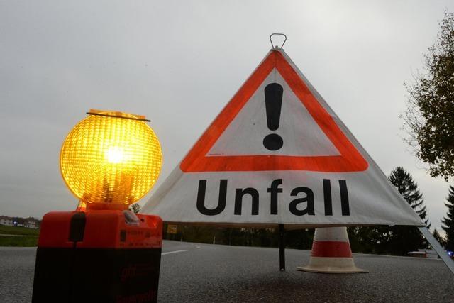 Autofahrerin verunglckt wegen dichtem Nebel bei Lffingen