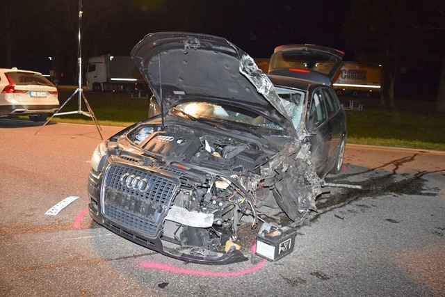 Das Auto war in den Gegenverkehr geraten  | Foto: kamera24.tv