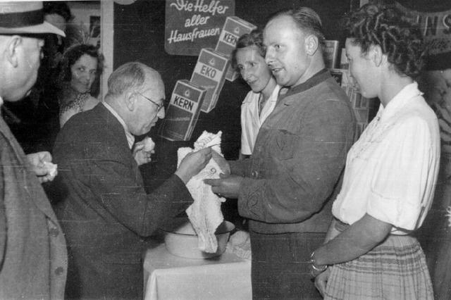 Eberhard Kern blickt im Museum im Ritterhaus auf die wechselvolle Geschichte der Offenburger Seifenfabrik Kern