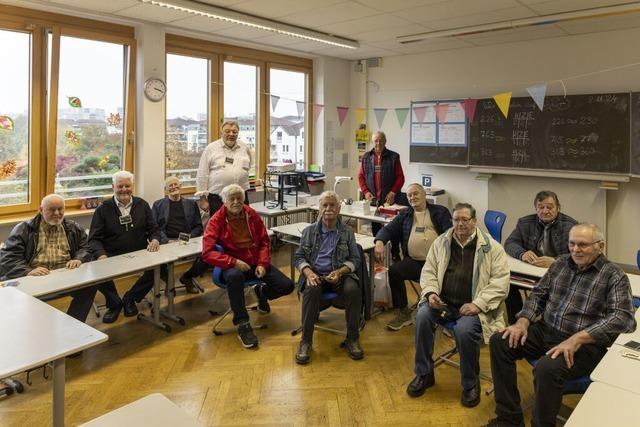 Wie sich 12 Freiburger nach 61 Jahren wieder in ihrer ehemaligen Schule treffen