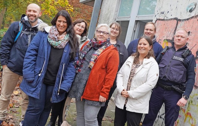 Gruppenbild am neuen Standort: (von li...ann und Thilo Blanke (alle Stadt Lahr)  | Foto: Stadt Lahr