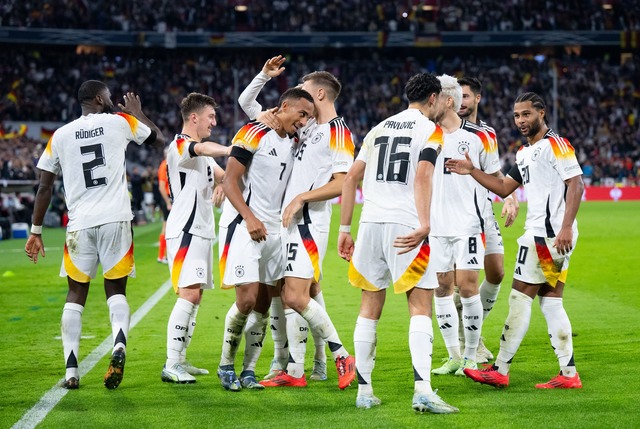 Der Einzug ins Viertelfinale steht fes...das DFB-Team noch der Gruppensieg her.  | Foto: Sven Hoppe/dpa