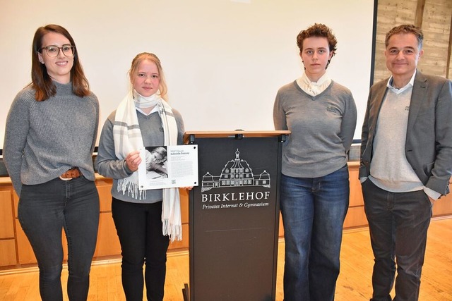 Mit dem Leben und Wirken von Gabrielle...st Birklehof-Schulleiter Rdiger Hoff.  | Foto: Thomas Biniossek