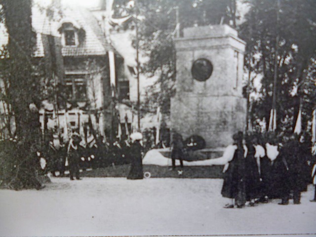 Das  Denkmal fr Groherzog Friedrich ...folger Friedrich II. am 21. Juni 1914   | Foto: Thomas Mutter