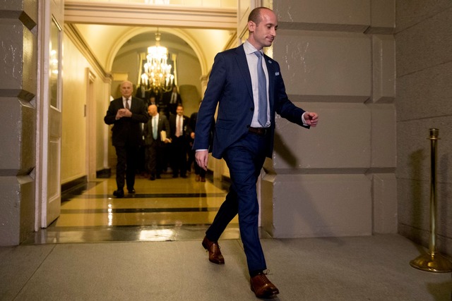 Miller war schon in Trumps erster Amtszeit im Wei&szlig;en Haus. (Archivbild)  | Foto: Andrew Harnik/AP/dpa