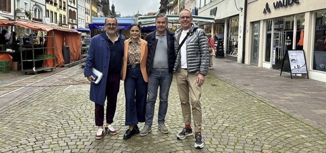 Thomas Wartner (von links), Theresa un...erungen der Digitalisierung im Handel.  | Foto: Sandra Bonitz