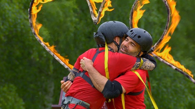 Rafi Rachek (links) und Sam Dylan verl...as Sommerhaus der Stars" als Gewinner.  | Foto: RTL+/dpa