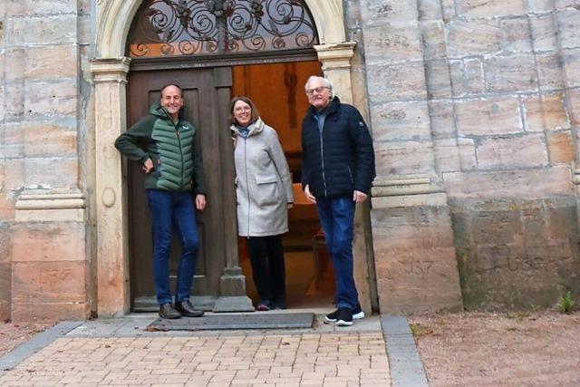 Eine kleine Glocke lutet die Renovierung der Bonndorfer Schlosskapelle ein