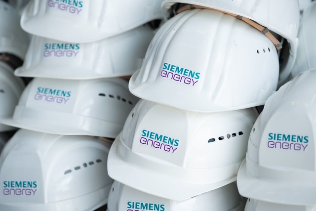 Siemens Energy hat sich aus tiefroten Zahlen herausgearbeitet. (Archivbild)  | Foto: Sebastian Kahnert/dpa-Zentralbild/dpa