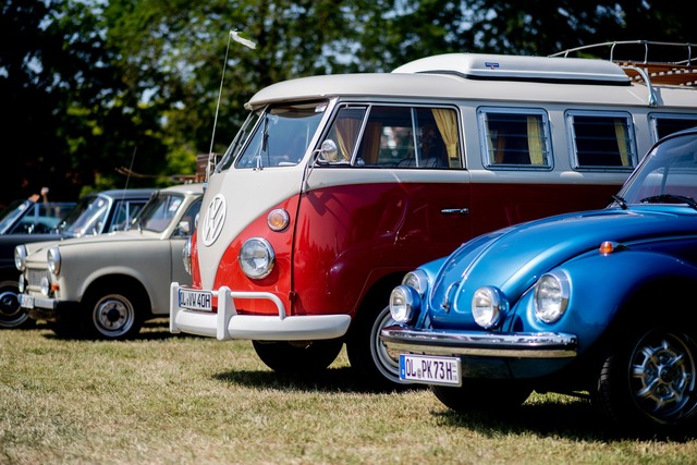 Aktuell stagnieren die Oldtimer-Preise, sagt ein Experte. (Archivfoto)  | Foto: Hauke-Christian Dittrich/dpa