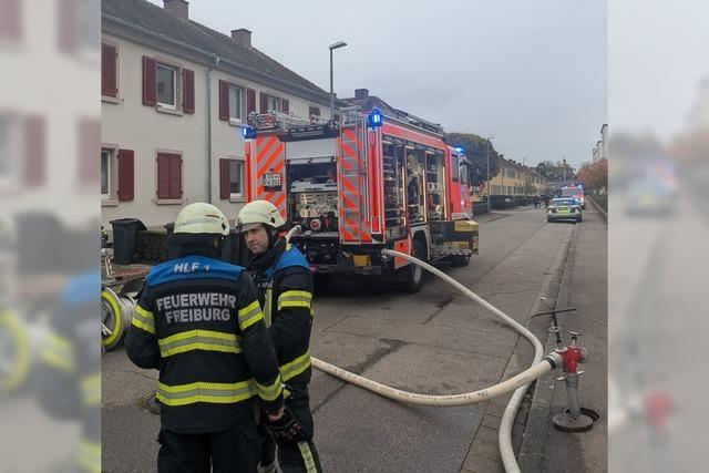 Kellerbrand im Freiburger Stadtteil Haslach stellt Feuerwehr vor Herausforderungen