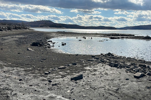 Die Wasserst&auml;nde an der US-Ostk&uuml;ste sind niedrig  | Foto: Ted Shaffrey/AP/dpa