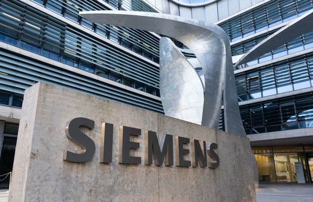 Siemens' Gewinne sprudeln, doch der Konzern baut Jobs ab.  | Foto: Sven Hoppe/dpa