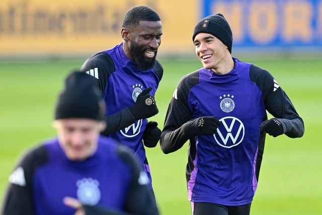 Antonio R&uuml;diger (l.) und Jamal Mu...len f&uuml;r Bundestrainer Nagelsmann.  | Foto: Uwe Anspach/dpa