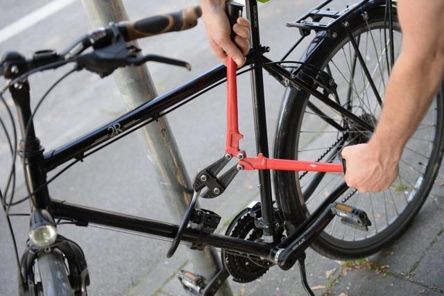 Fahrraddiebsthle in Freiburg: Prozess gegen mutmaliche Bande gestartet