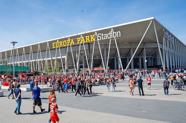 Mit etwas Glck erleben Sie live ein H...es SC Freiburg im Europa-Park Stadion.  | Foto: Europa-Park