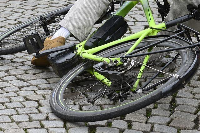 87-jhriger Radfahrer nach Verkehrsunfall in Freiburg schwer verletzt