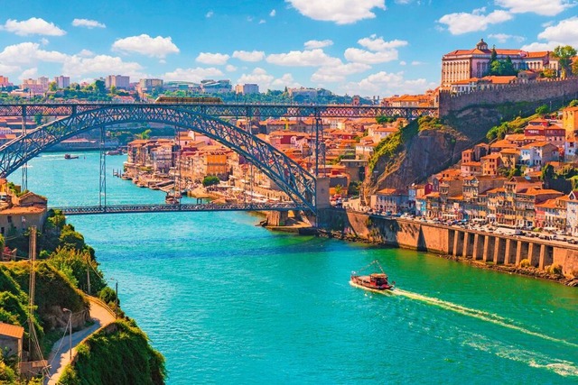 Erkunden Sie Porto bei einer faszinierenden Flusskreuzfahrt auf dem Douro.  | Foto: Rafael Bischof (Shutterstock.com)