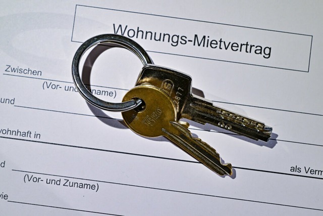 Der Wohnungsmarkt ist auch in Lrrach angespannt.  | Foto: Patrick Pleul (dpa)