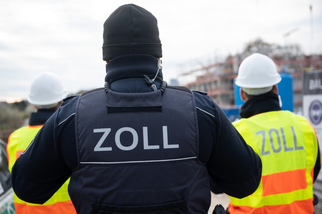 Der Zoll kontrollierte eine Grobaustelle im Kreis Lrrach (Symbolfoto).  | Foto: Sebastian Gollnow/DPA