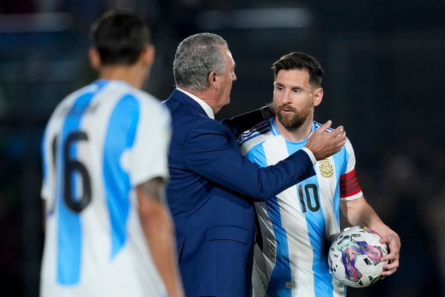 Eine Niederlage f&uuml;r den Weltmeister  | Foto: Jorge Saenz/AP/dpa