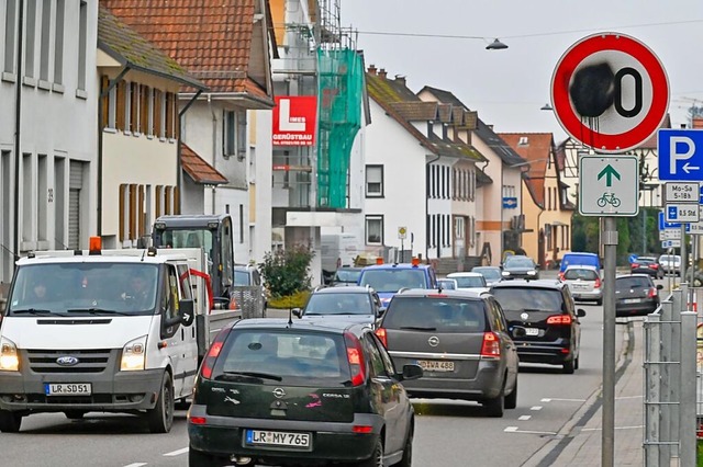 In Kuhbach wurden mehrere neue Schilde...e Ziffer 3 ist nicht mehr zu erkennen.  | Foto: Endrik Baublies