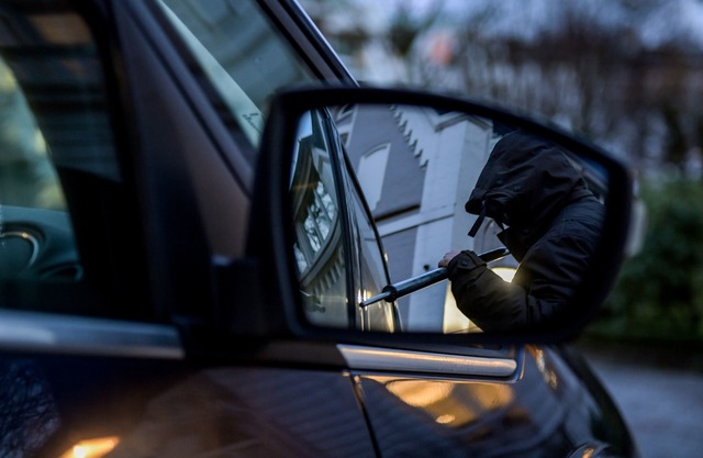 Die M&auml;nner k&ouml;nnten auch f&uu...ngen verantwortlich sein. (Symbolbild)  | Foto: Axel Heimken/dpa