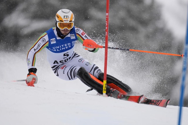 Linus Straer aus Deutschland in Aktion beim Weltcup in Aspen (USA)  | Foto: John Locher (dpa)