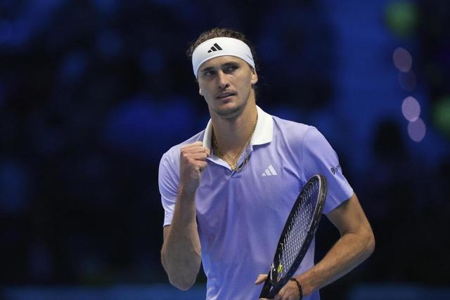 Tennisspieler Alexander Zverev siegt in Turin gegen Carlos Alcaraz