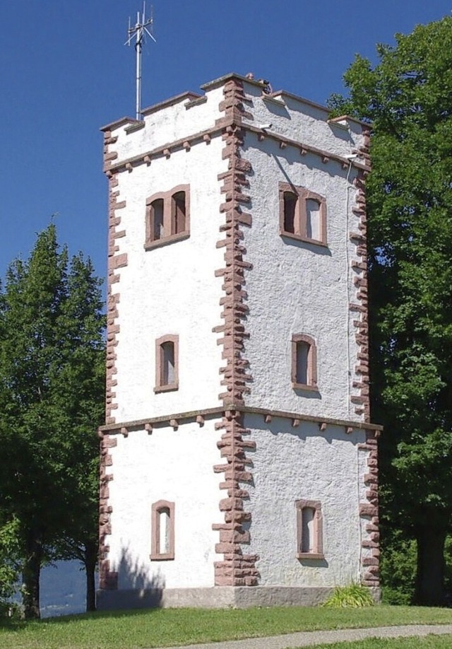 Seit 151 Jahren steht der Aussichtstur...der hchsten Erhebung des Dinkelbergs.  | Foto: Rolf Reimann