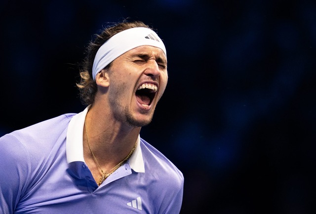 Alexander Zverev spielt in Turin um den Finaleinzug gegen Taylor Fritz.  | Foto: Marco Alpozzi/LaPresse via ZUMA Press/dpa