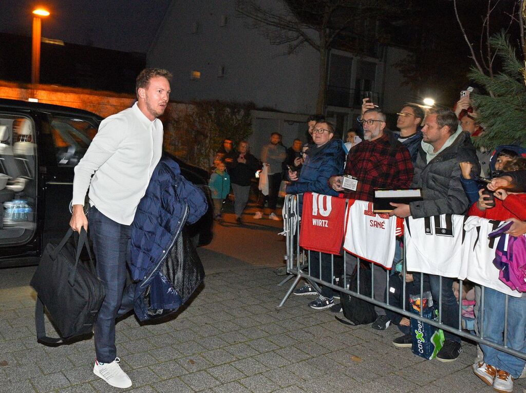 Der Coach bei der Ankunft am Hotel