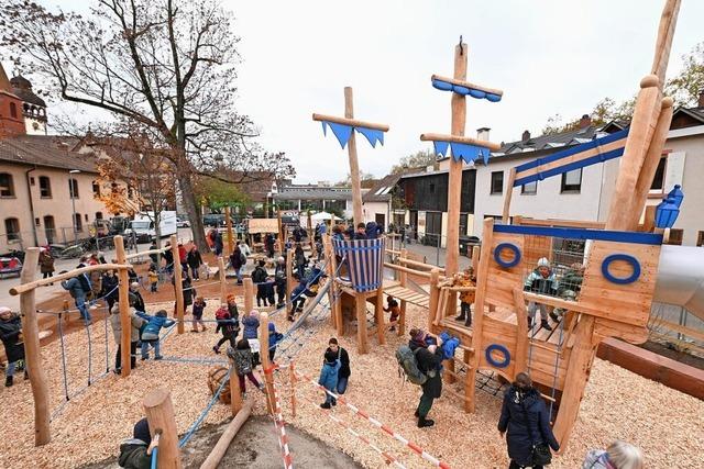 Fr 420.000 Euro ist in Freiburgs Knopfhuslesiedlung ein Piratenspielplatz entstanden