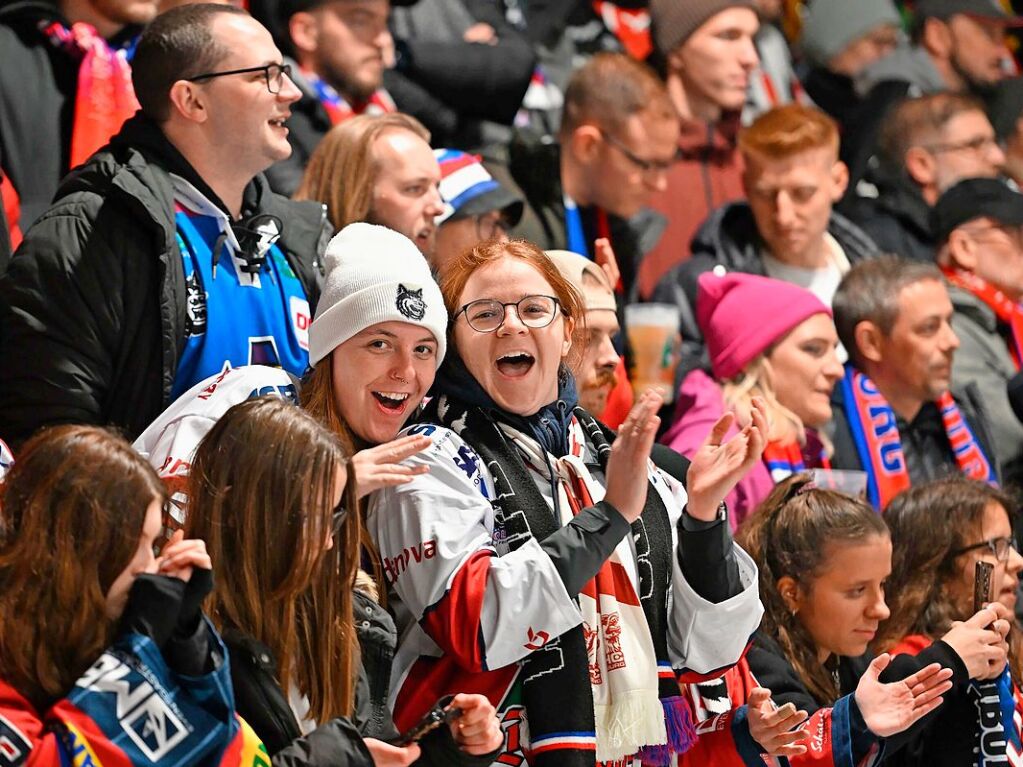 Der EHC Freiburg hat mit dem Jubilumsspiel gegen die Krefeld Pinguine sein 40-jhriges Bestehen gefeiert.