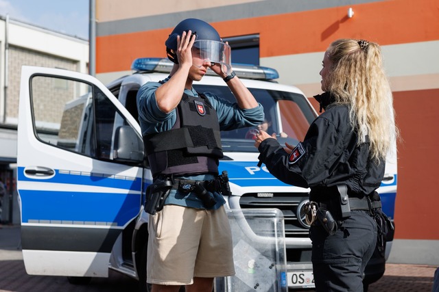 Gute Schulnoten sind f&uuml;r den Poli...cht mehr ausschlaggebend. (Archivfoto)  | Foto: Friso Gentsch/dpa