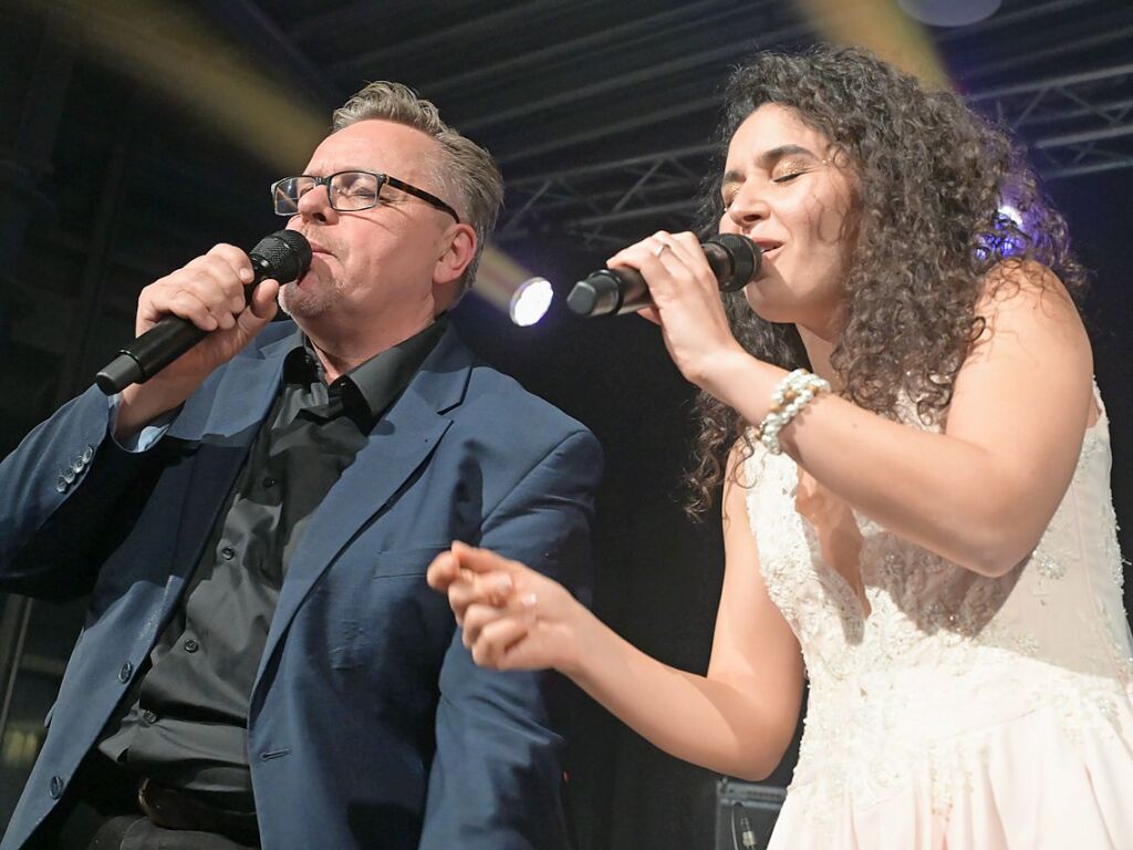 Ein Feuerwerk an Emotionen bereitete die Kilian Heitzler Band mit Mariam Chakly und Rainer Lenz den Gsten bei Nacht der Film-Musik, zu der Kiwanis and Friends in Emmendingen eingeladen hatten.