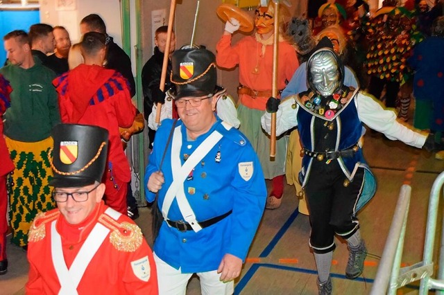 Beste Stimmung herrschte bei der Fasna...n Todtnau: Hier der Einzug der Znfte.  | Foto: Ulrike Jger